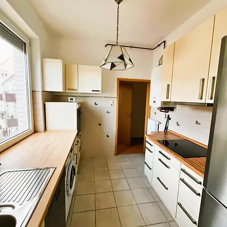 Eastside - In Geteilter Mit Gemeinschaftsbad * Stoccarda