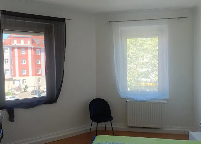 Eastside - In Geteilter Mit Gemeinschaftsbad منزل للإقامة شتوتغارت