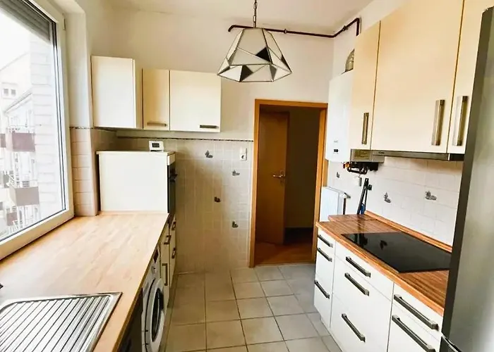 Eastside - In Geteilter Mit Gemeinschaftsbad * Stuttgart