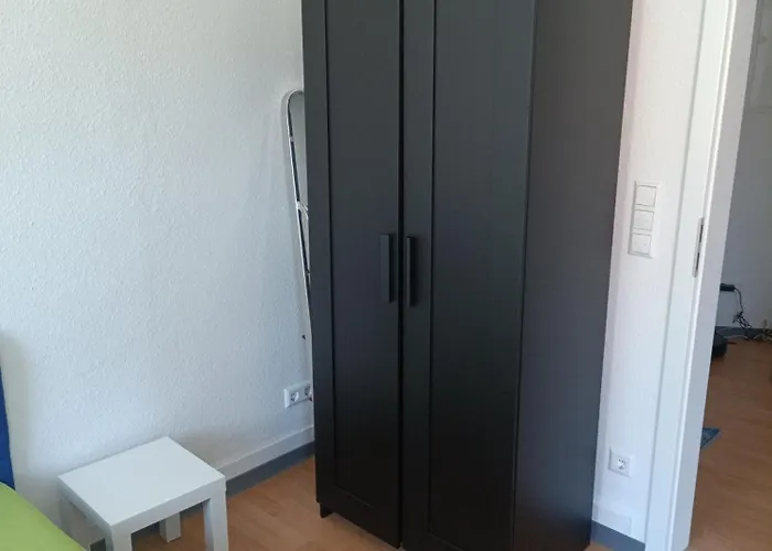 Eastside - In Geteilter Mit Gemeinschaftsbad Homestay szállás *